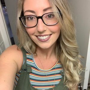 Meet your Posher, Liz